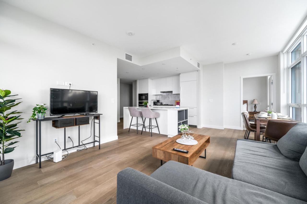 Urban Oasis: Stylish Apartment Retreat At Ubc Vancouver Zewnętrze zdjęcie