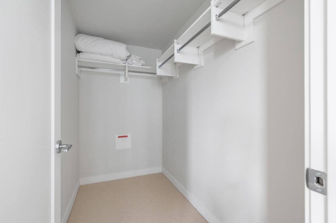 Urban Oasis: Stylish Apartment Retreat At Ubc Vancouver Zewnętrze zdjęcie