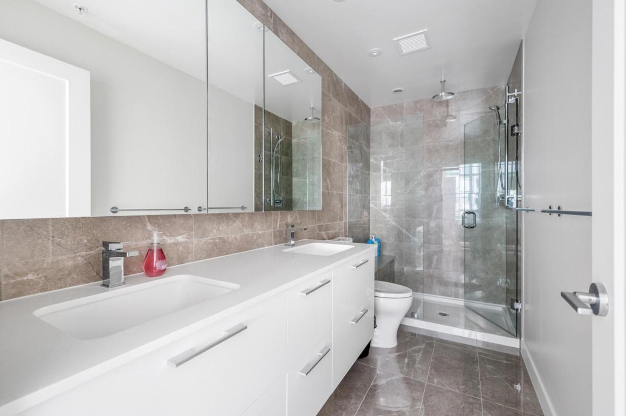 Urban Oasis: Stylish Apartment Retreat At Ubc Vancouver Zewnętrze zdjęcie