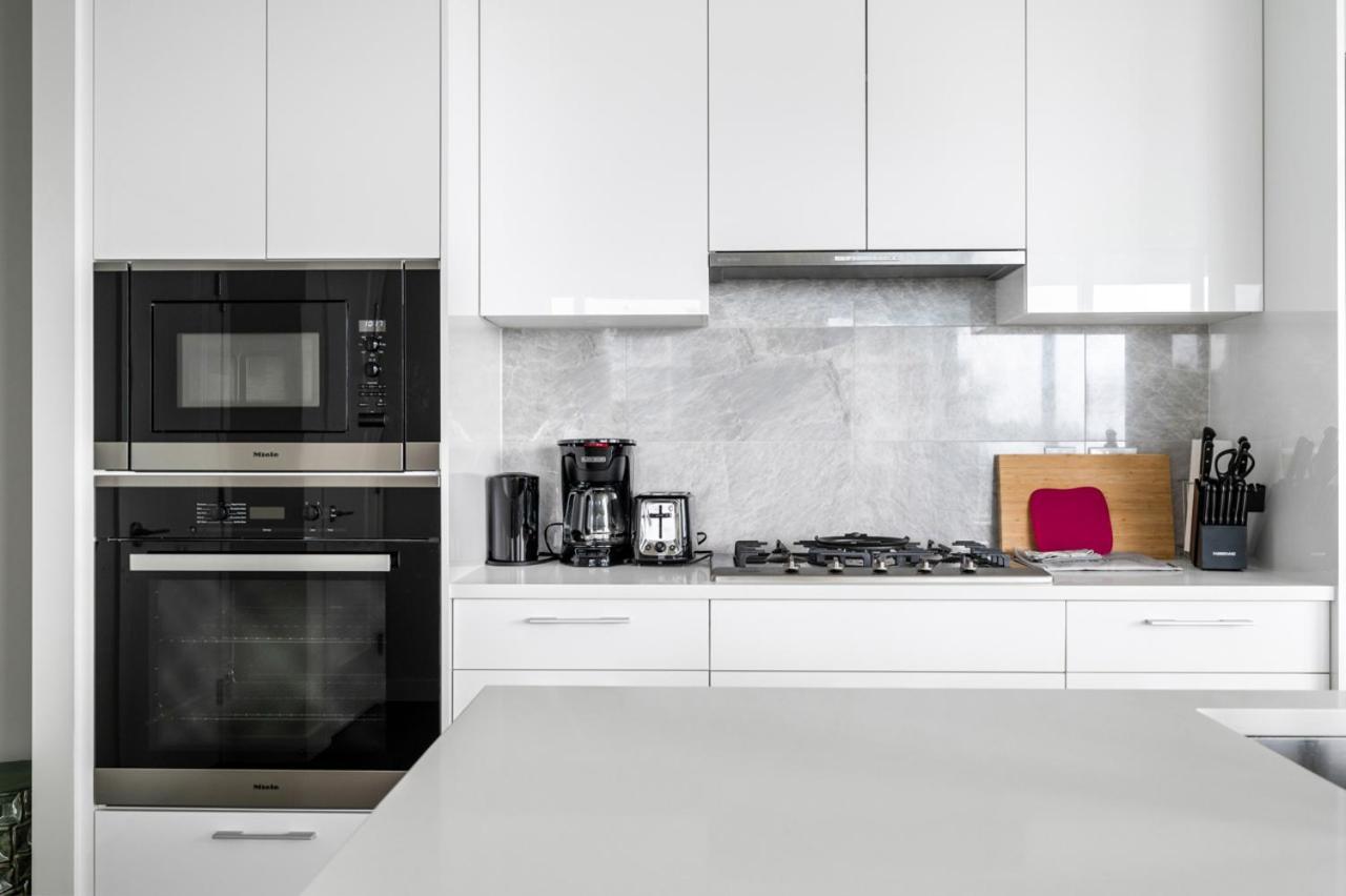 Urban Oasis: Stylish Apartment Retreat At Ubc Vancouver Zewnętrze zdjęcie