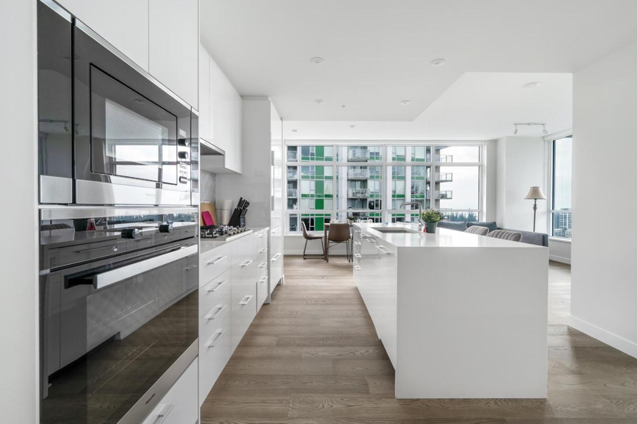 Urban Oasis: Stylish Apartment Retreat At Ubc Vancouver Zewnętrze zdjęcie